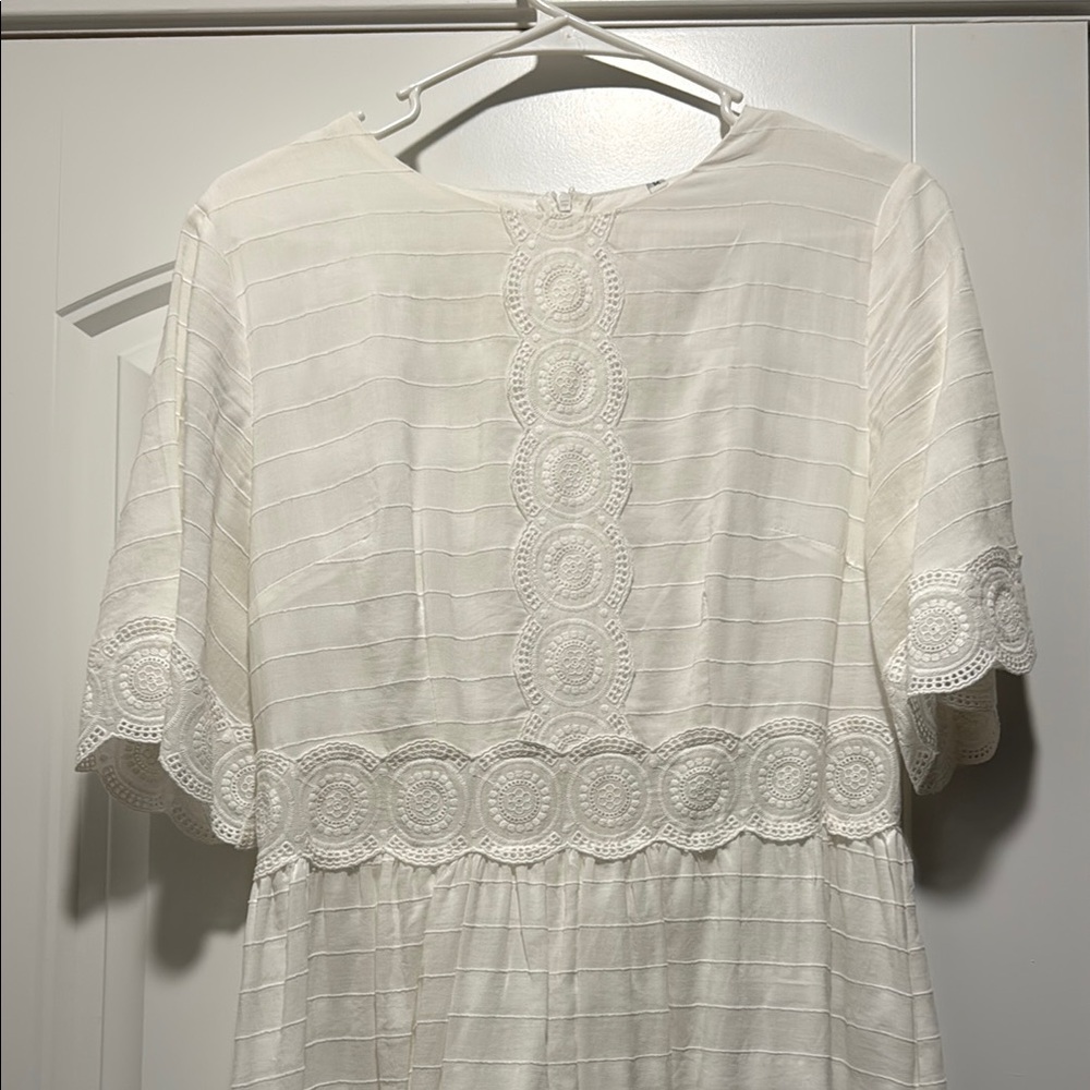 Elegant White Lace Dress